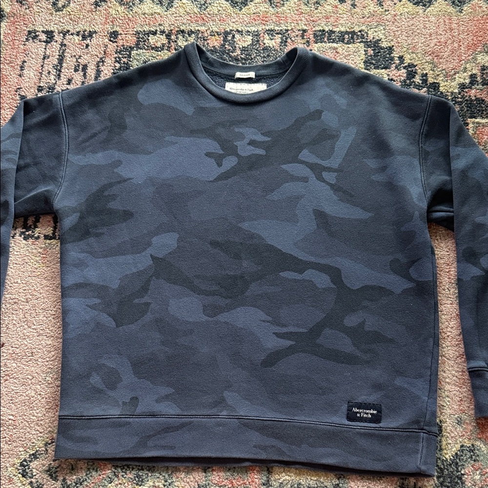Abercrombie & Fitch Men's Blue Camo Crewneck Sweater